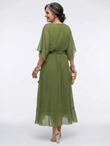 Elysia | Midi jurk met gedrapeerde V-hals en tailleband