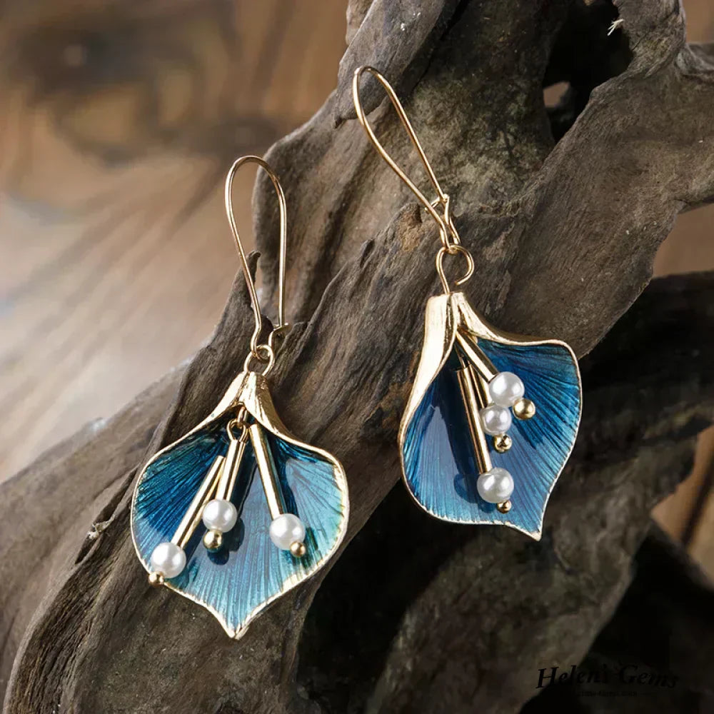 Goudkleurige en Blauwe Hangoorbellen met Parels
